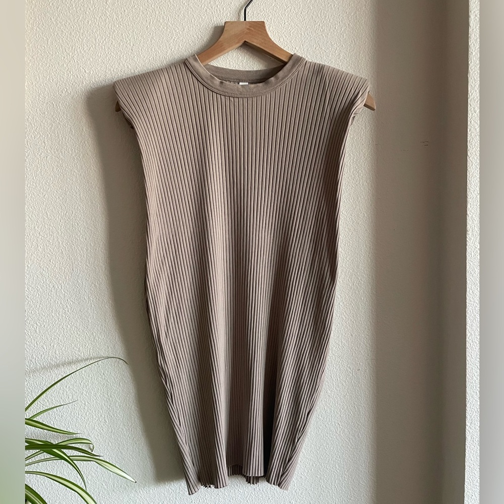 KOTN Ribbed Power Tank - NWOT